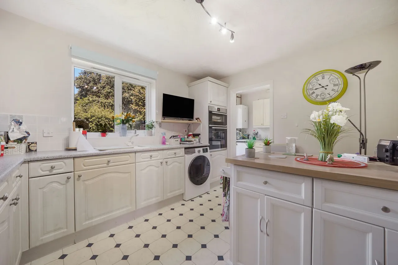 9 Dahlia Close, Cheshunt, Waltham Cross, Hertfordshire, EN7 6NR, photo 5