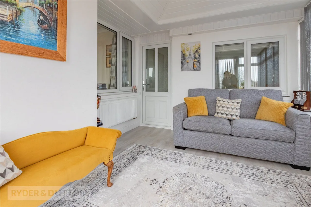 Gleneagles Way, Fixby, HD2, photo 9