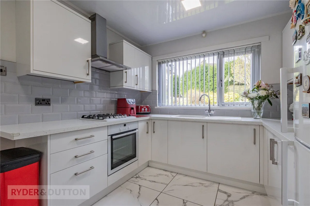 Gleneagles Way, Fixby, HD2, photo 6