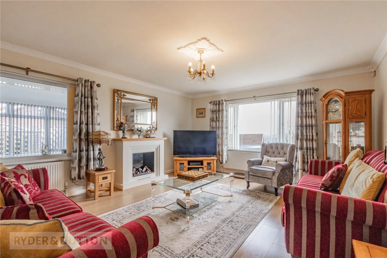 Gleneagles Way, Fixby, HD2, photo 3