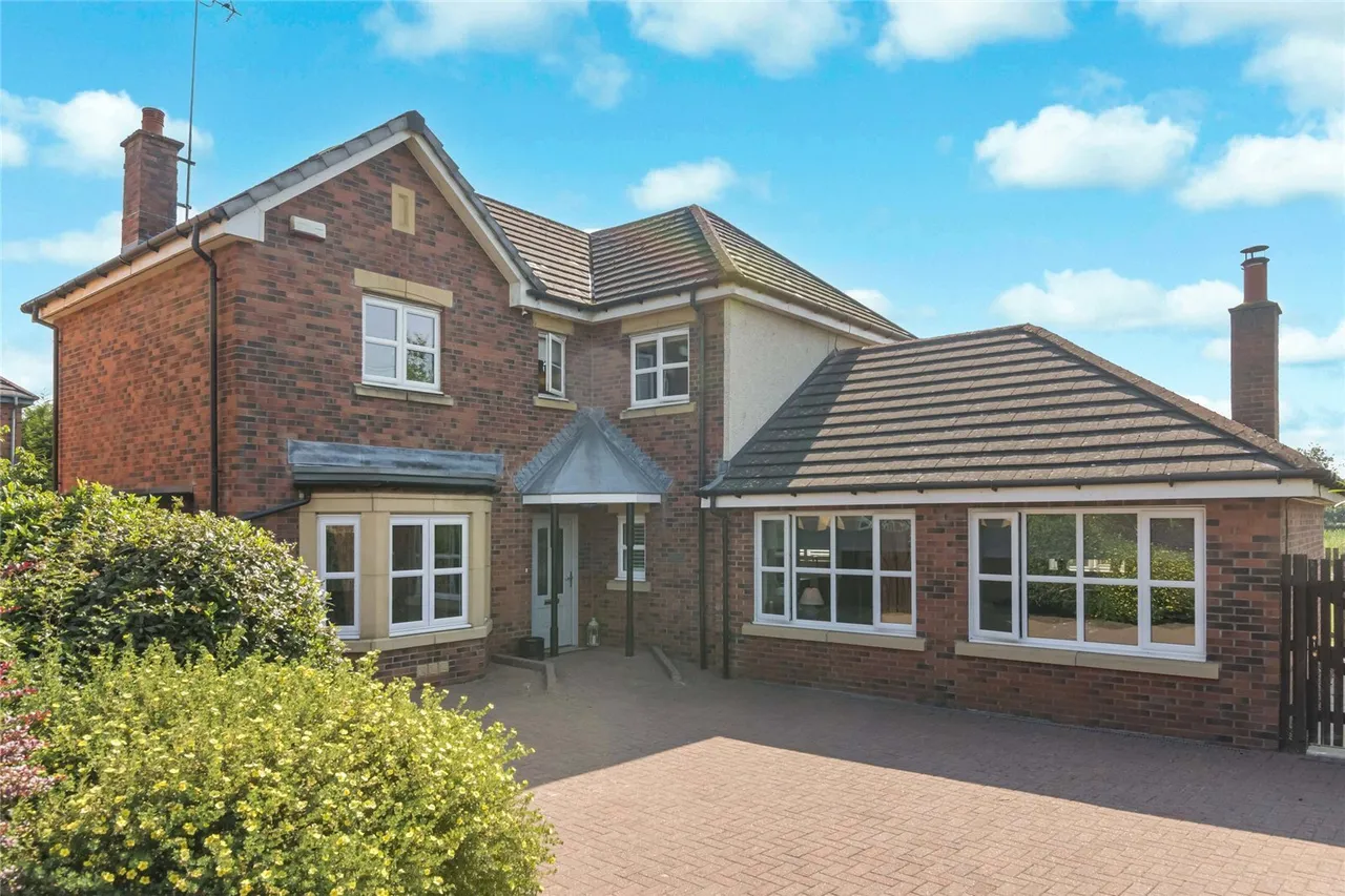 4 bed house for sale — Broomhouse Crescent, Uddingston, Glasgow, Glasgow City, G71