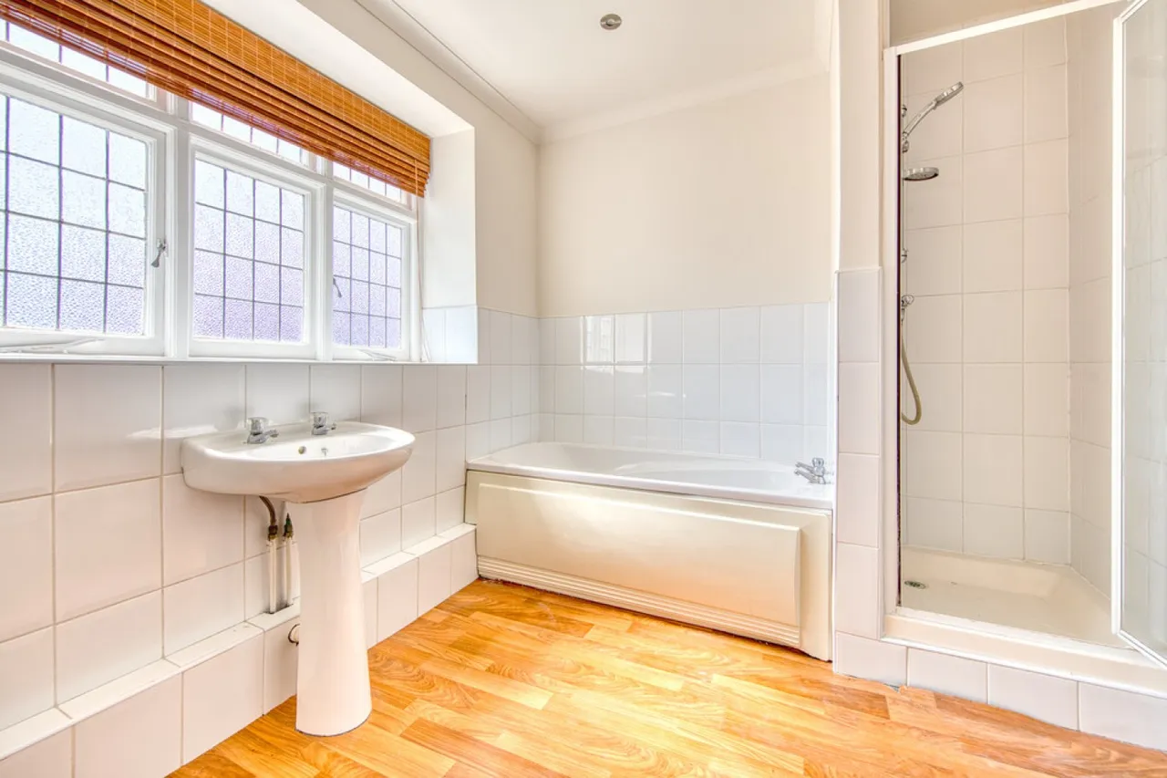 Eagle Court, Wanstead, photo 6