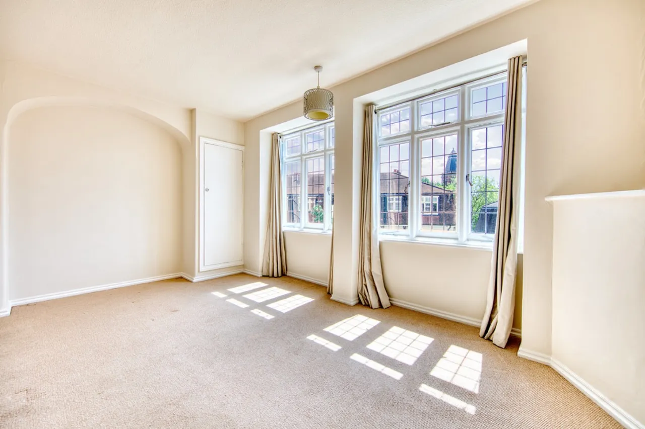 Eagle Court, Wanstead, photo 7