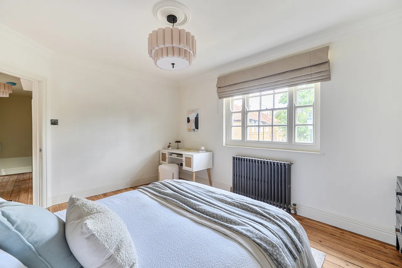 34 Hill Farm Road, London, photo 11