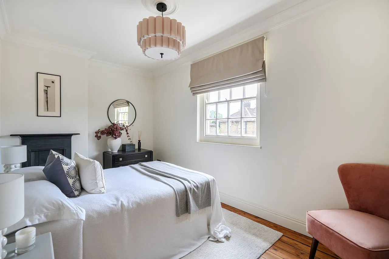 34 Hill Farm Road, London, photo 9