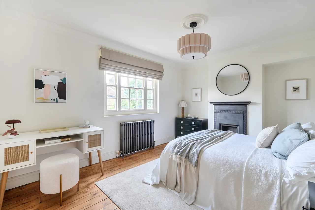 34 Hill Farm Road, London, photo 4
