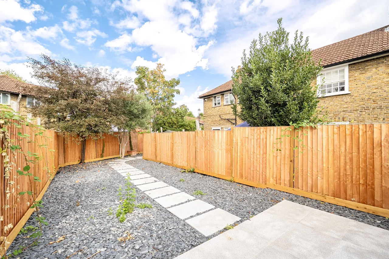 34 Hill Farm Road, London, photo 7