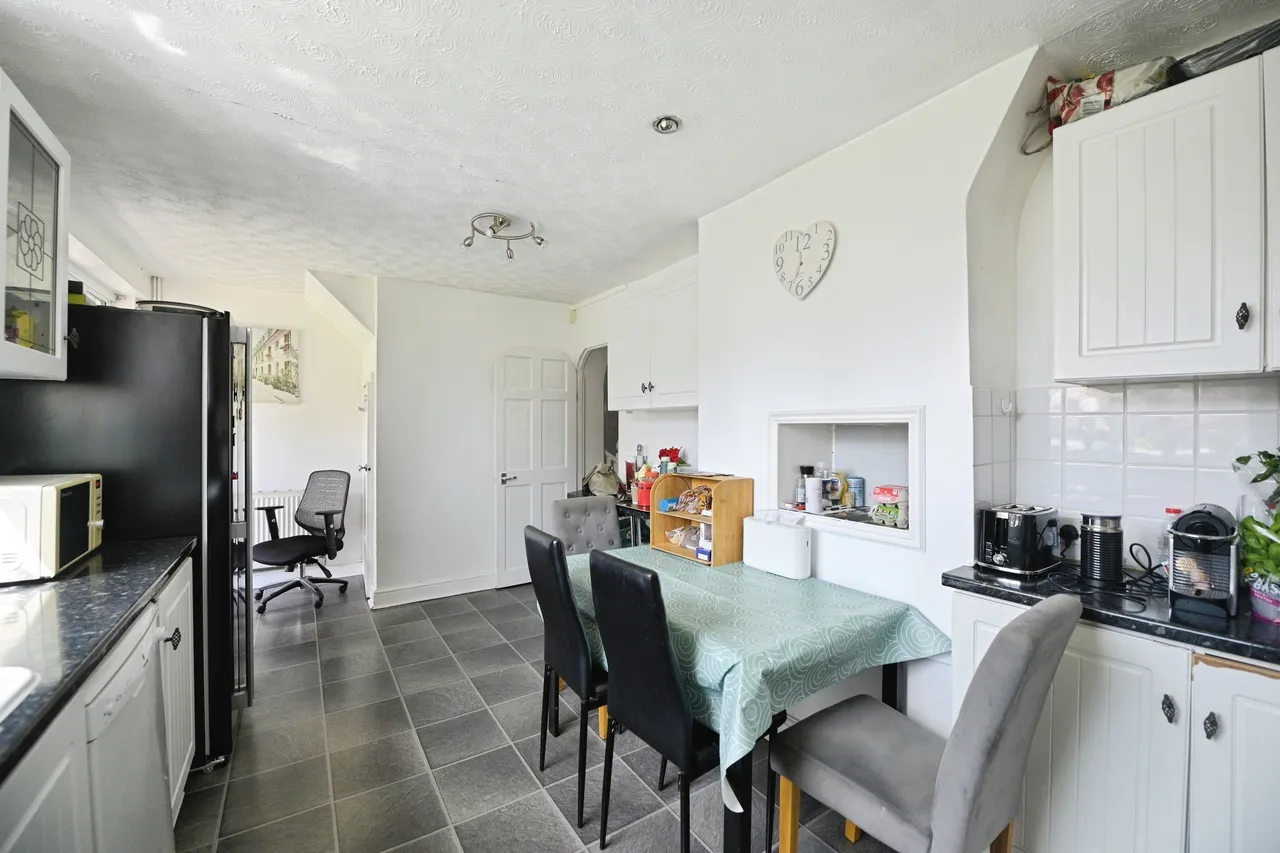 Petersfield Avenue, Romford, RM3, photo 9