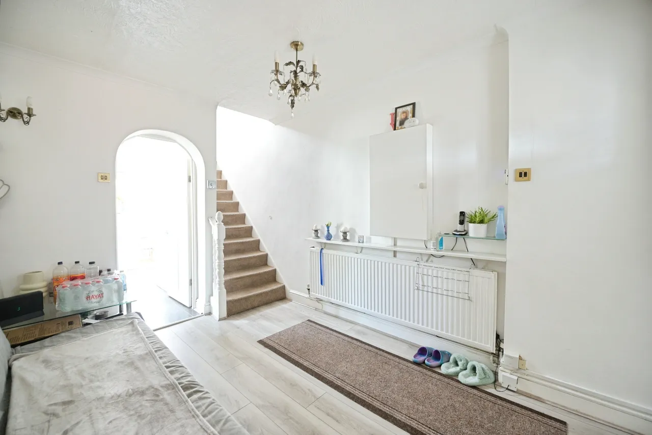 Petersfield Avenue, Romford, RM3, photo 5