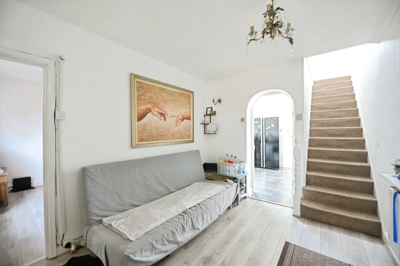 Petersfield Avenue, Romford, RM3, photo 2