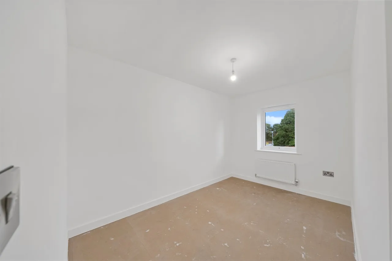 Halis Court, Hale Village, L24, photo 13