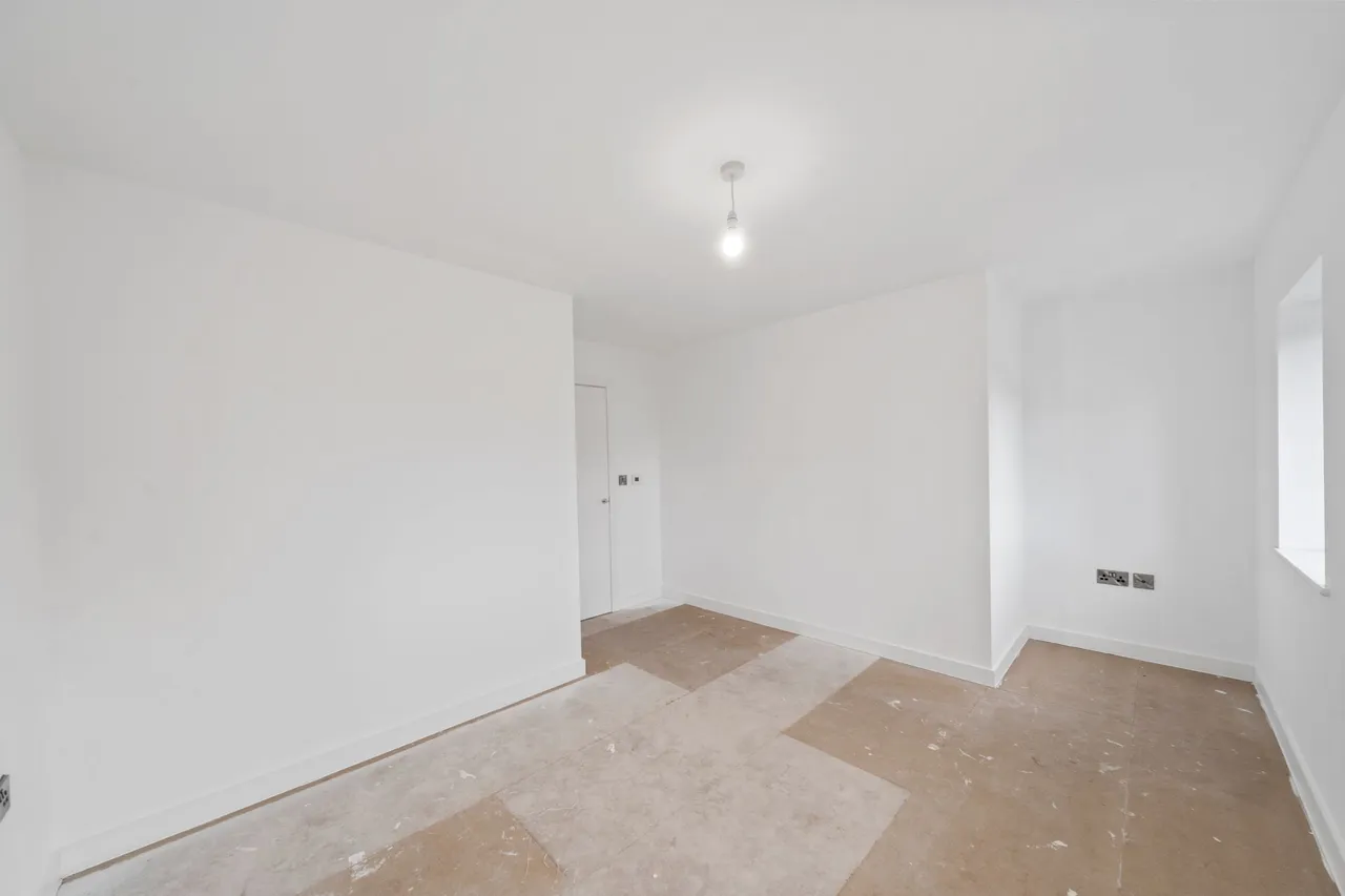 Halis Court, Hale Village, L24, photo 8