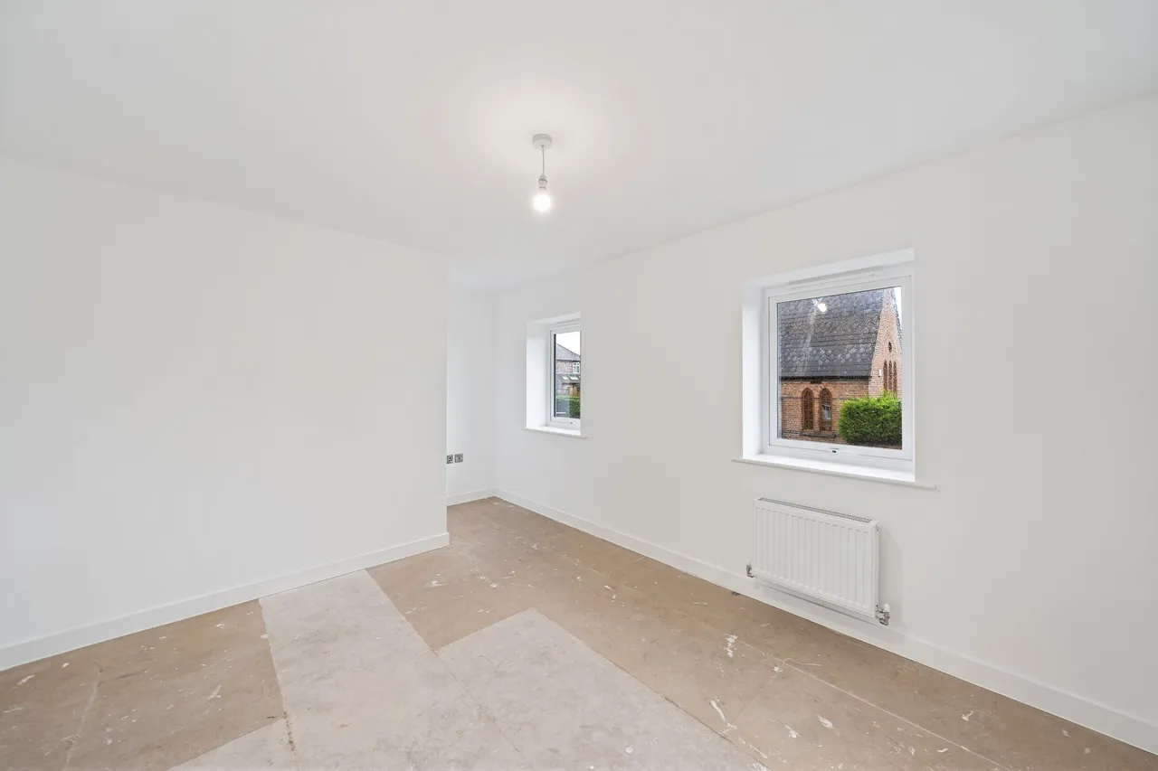 Halis Court, Hale Village, L24, photo 9