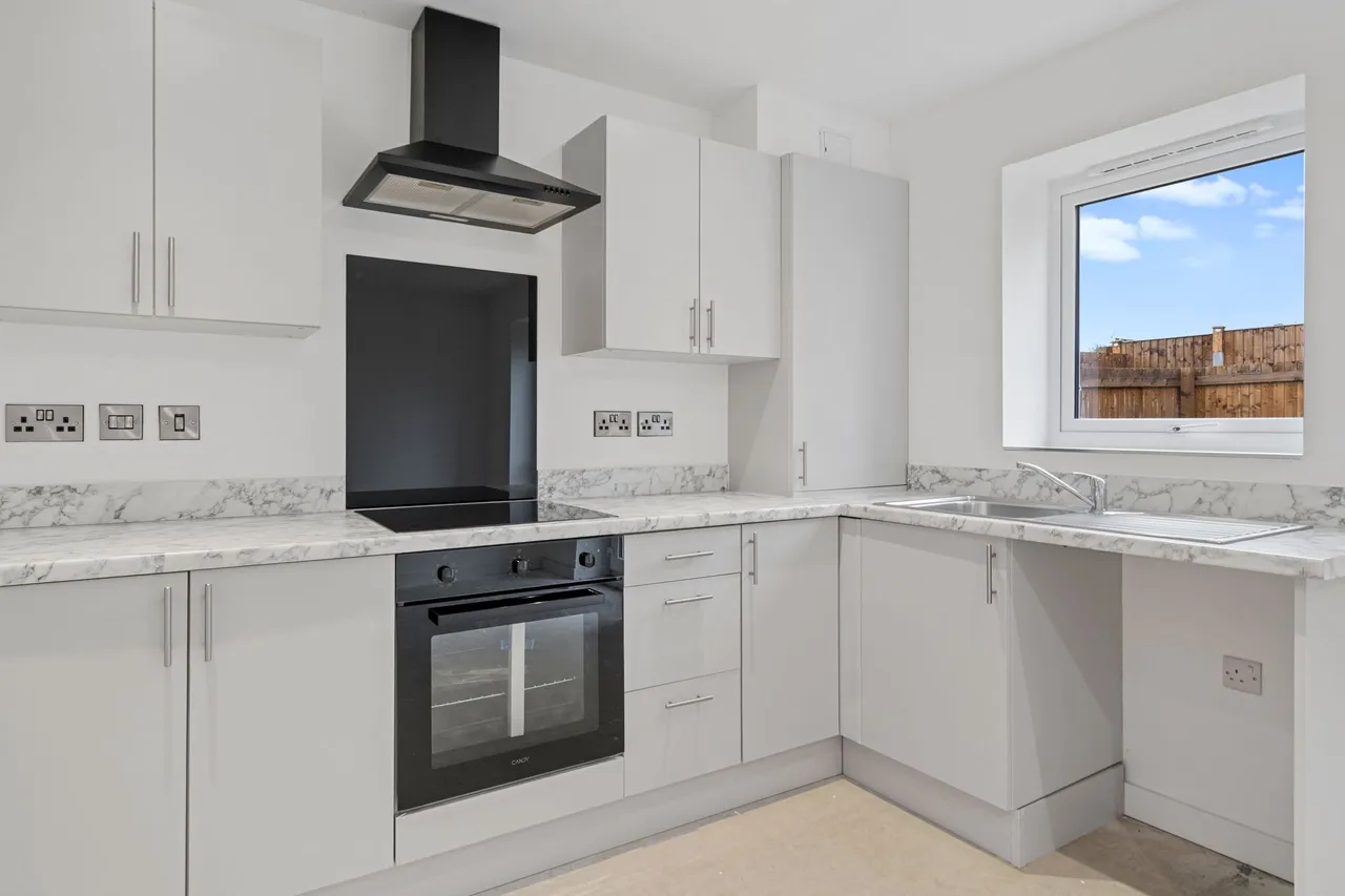 Halis Court, Hale Village, L24, photo 4