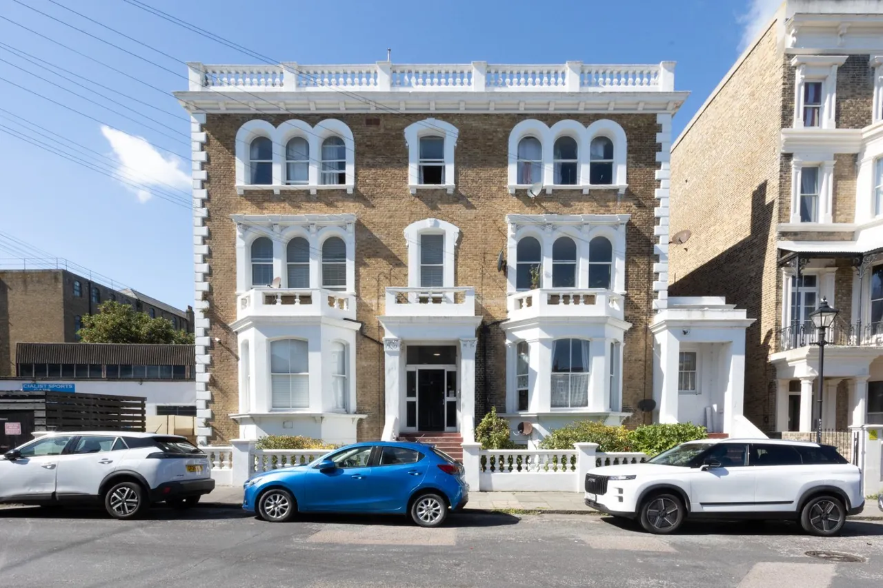 2 bed flat to rent, Dalby Square, Cliftonville, CT9