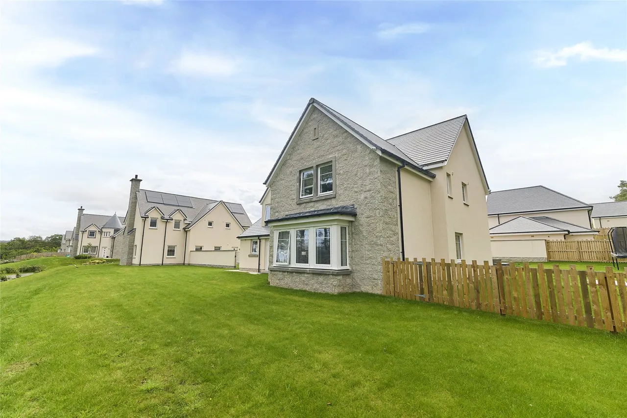 College Gardens, Blairs, AB12, photo 28