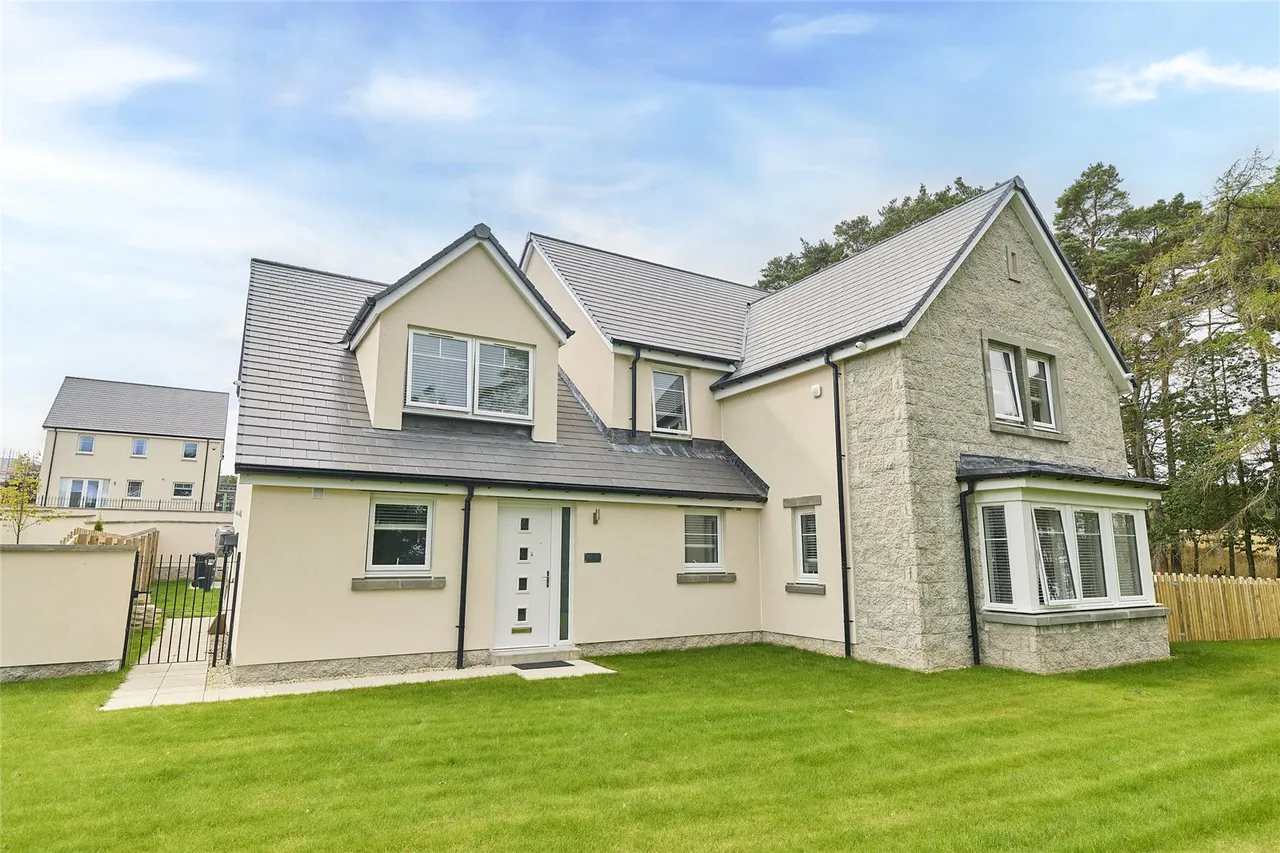 5 bed house for sale, College Gardens, Blairs, AB12
