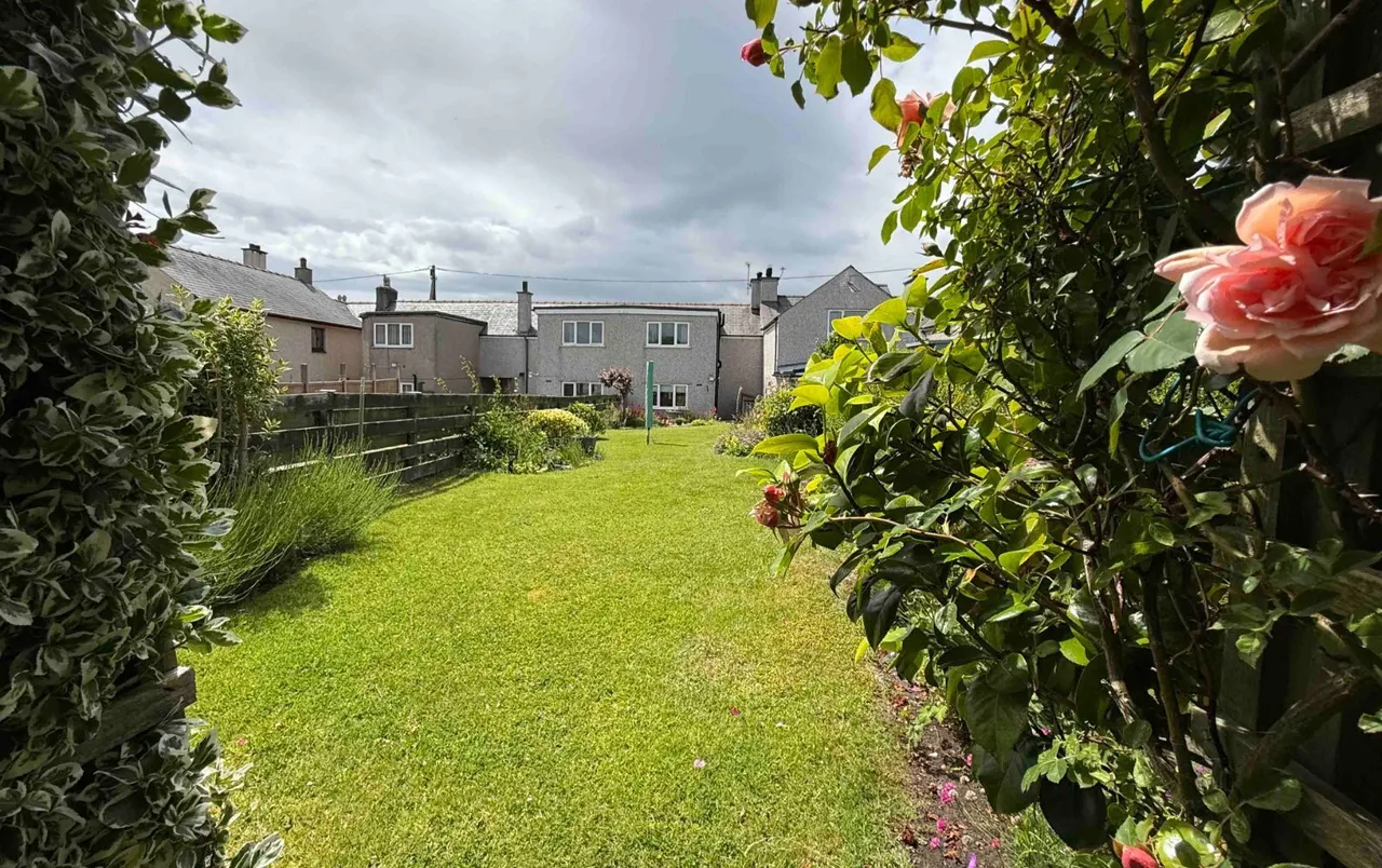 Chapel Street, Newborough, photo 14
