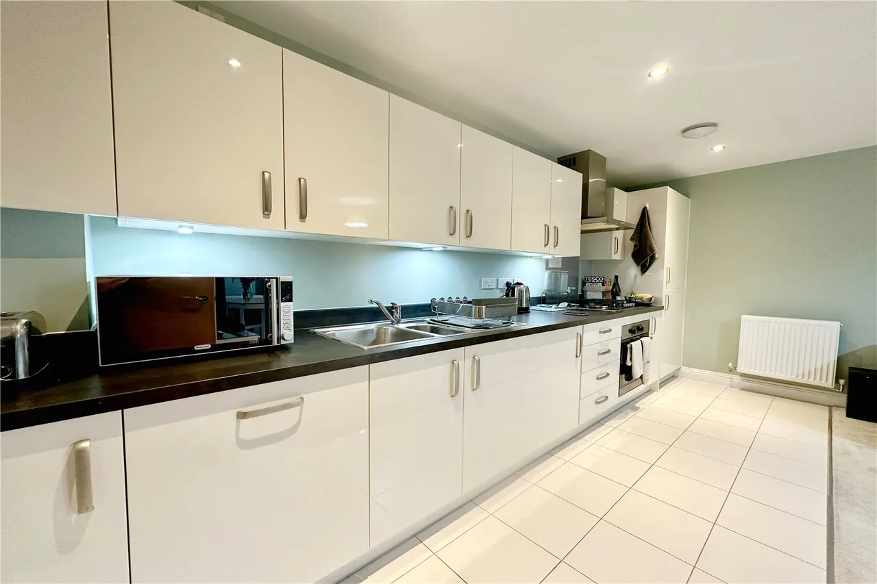 Carter Court, Hook, Hampshire, RG27 9GH, photo 4
