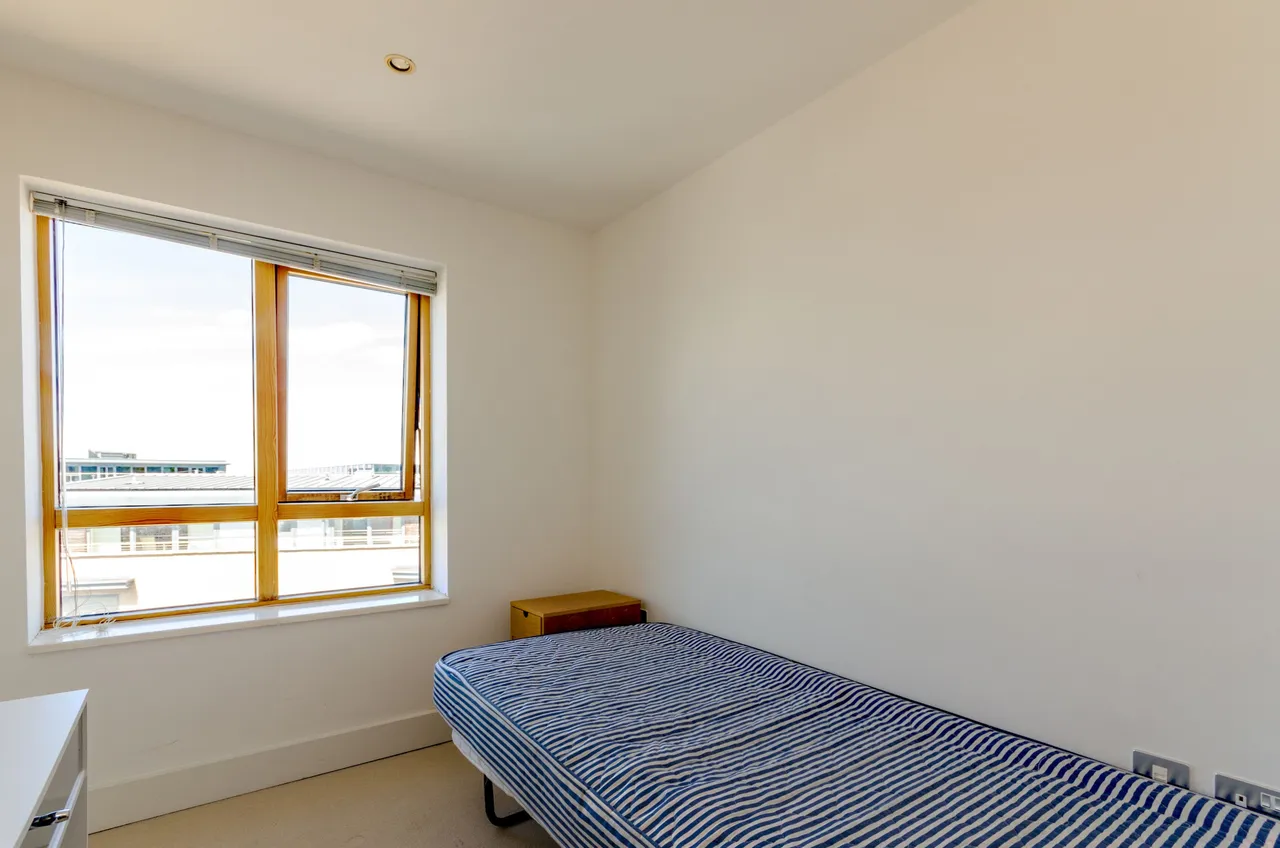 D13 Trinity Gate, Epsom Road, Guildford, photo 4