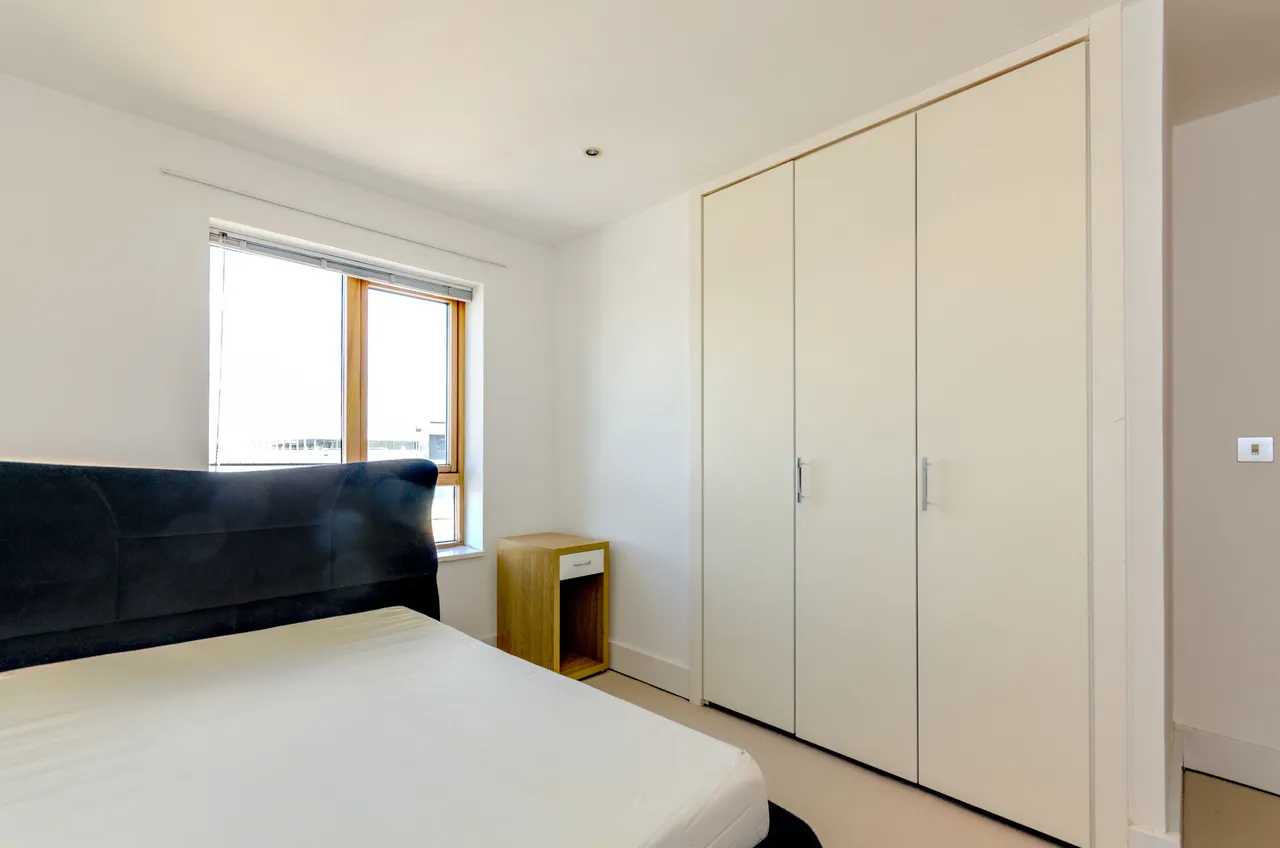 D13 Trinity Gate, Epsom Road, Guildford, photo 3