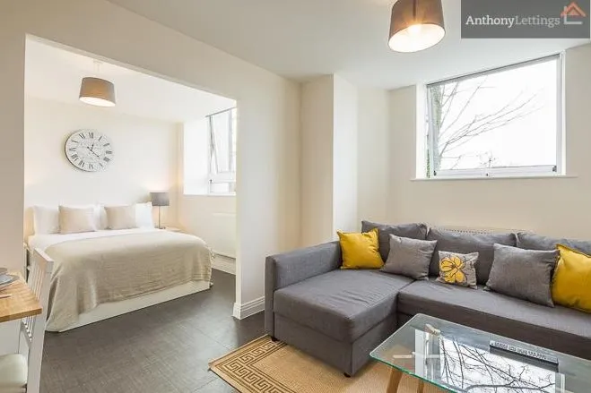 Skyline House Swingate, Stevenage, Herts SG1 1AX, photo 3