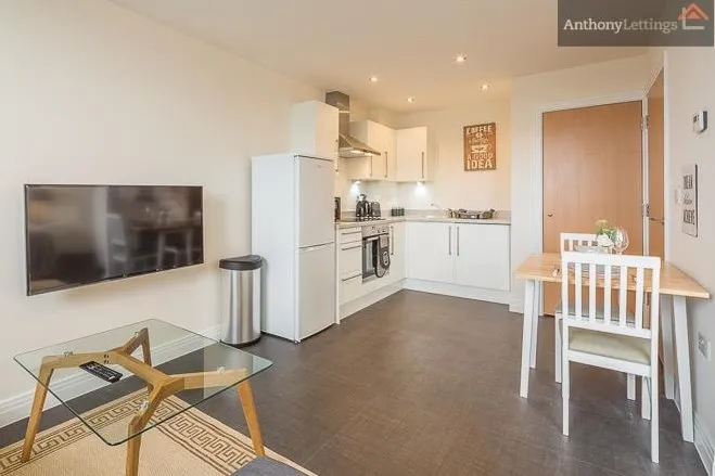 Skyline House Swingate, Stevenage, Herts SG1 1AX, photo 7