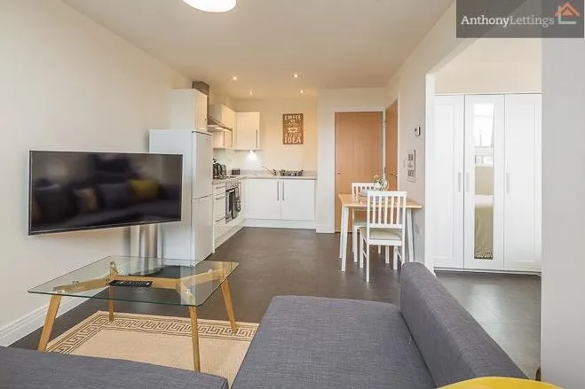Skyline House Swingate, Stevenage, Herts SG1 1AX, photo 6