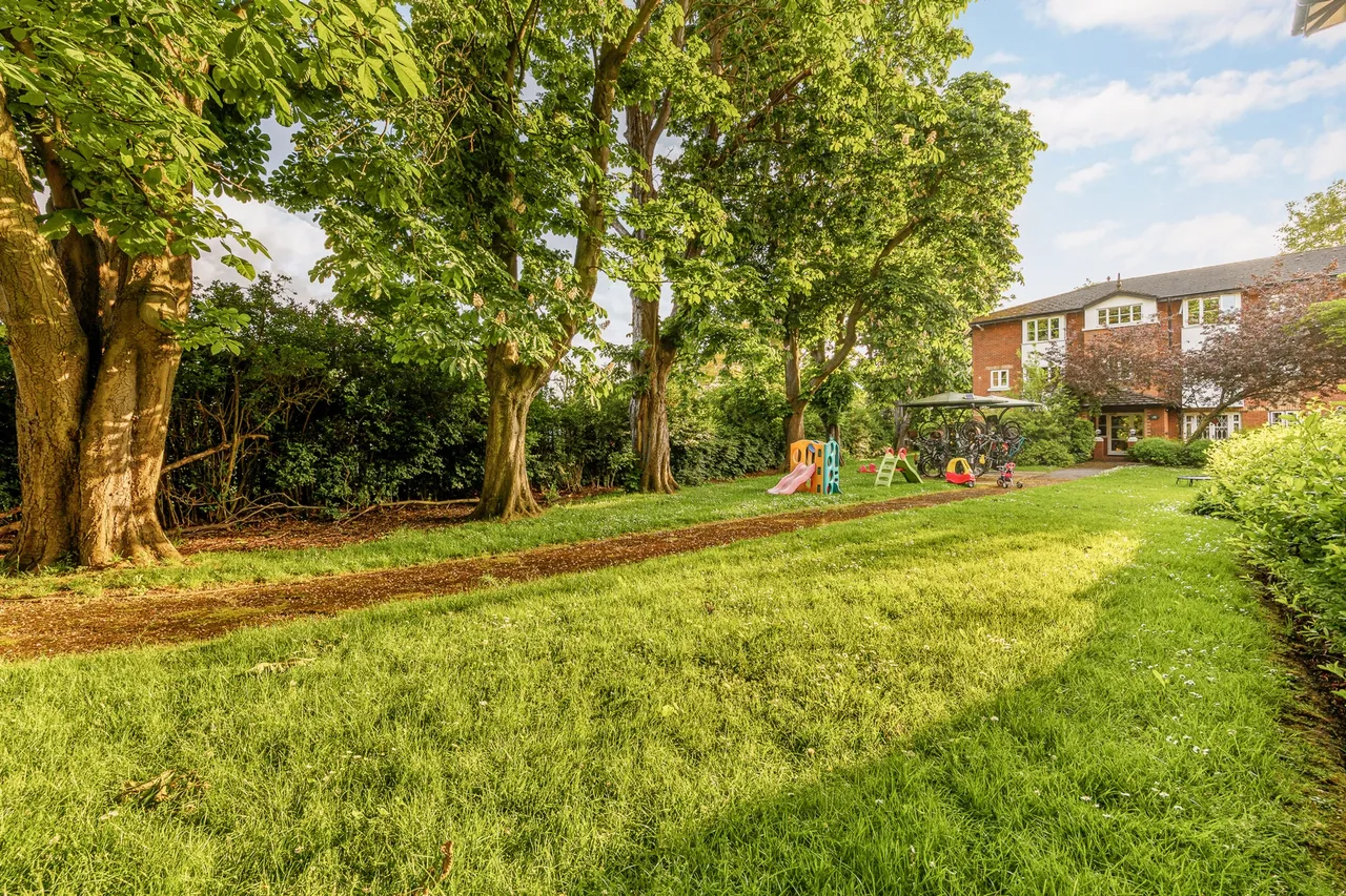 Beechwood Grove, Acton, W3 7HX, photo 8