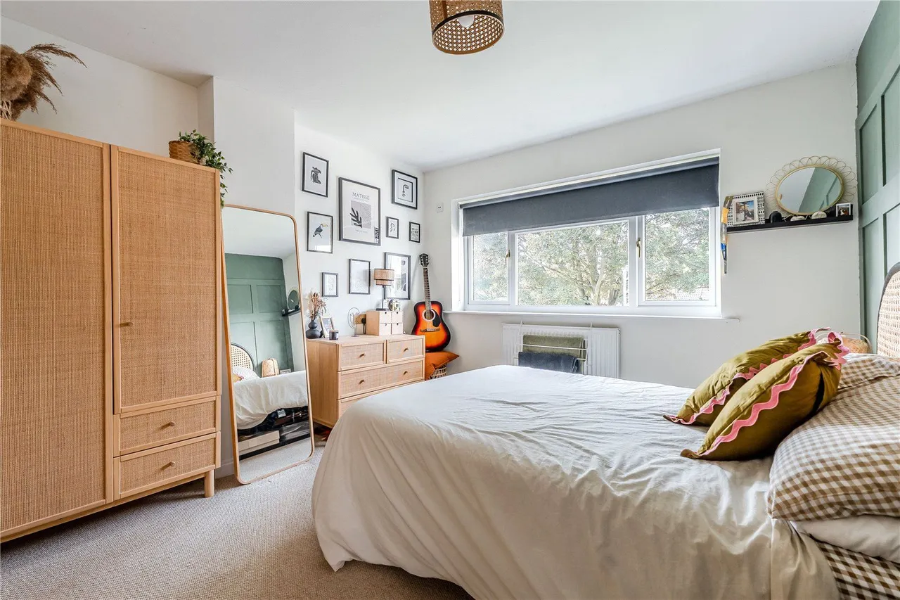 Layton Park Croft, Rawdon, LS19, photo 11