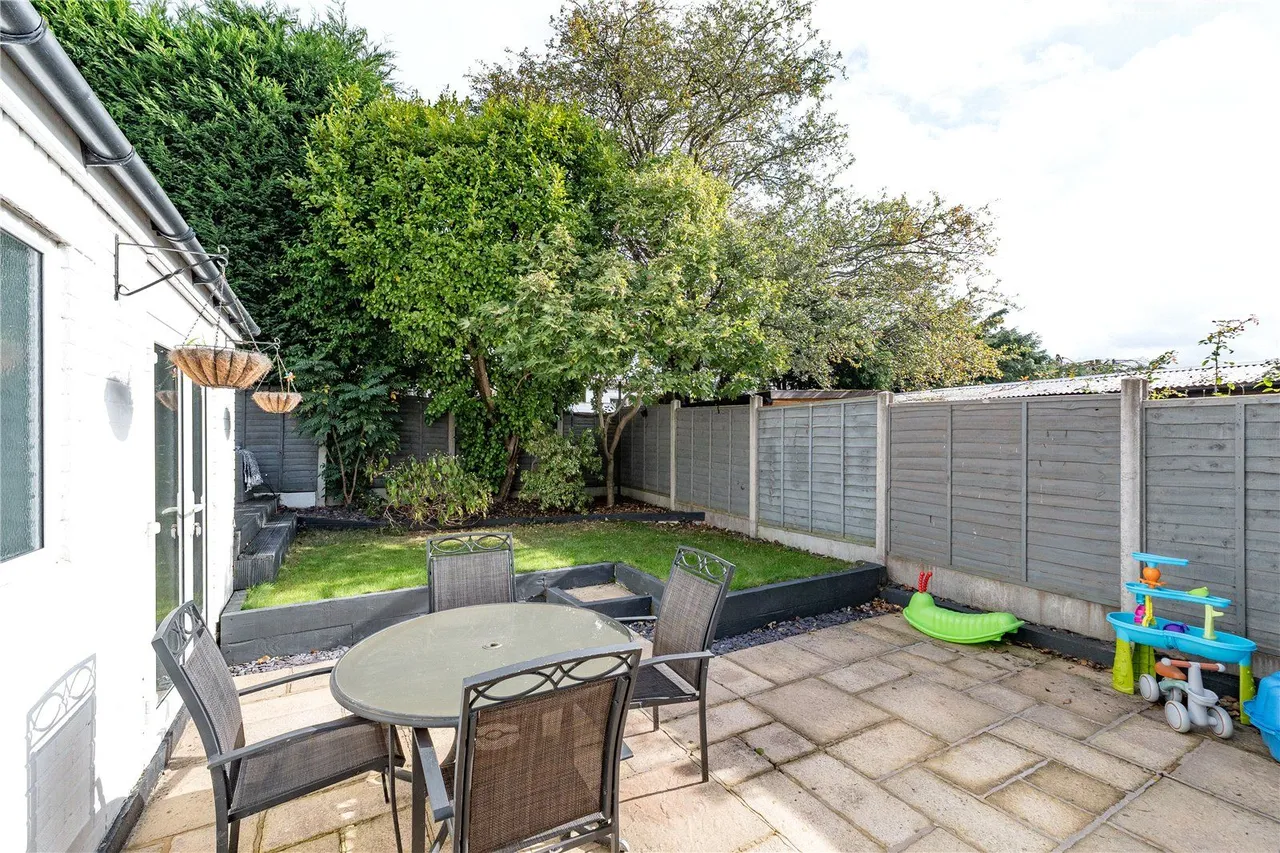 Layton Park Croft, Rawdon, LS19, photo 20