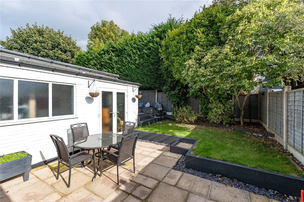 Layton Park Croft, Rawdon, LS19, photo 16