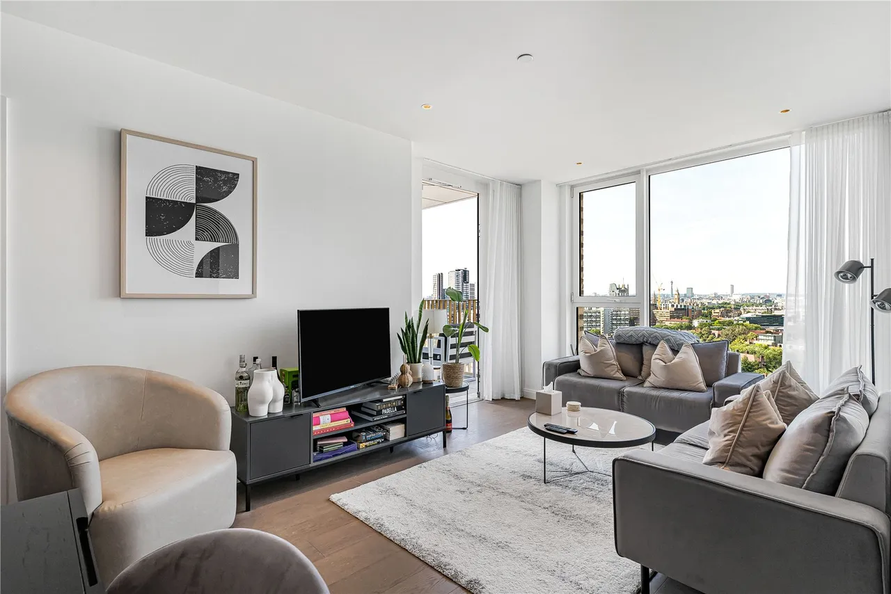 2 bed flat for sale, Gasholder Place, London, SE11
