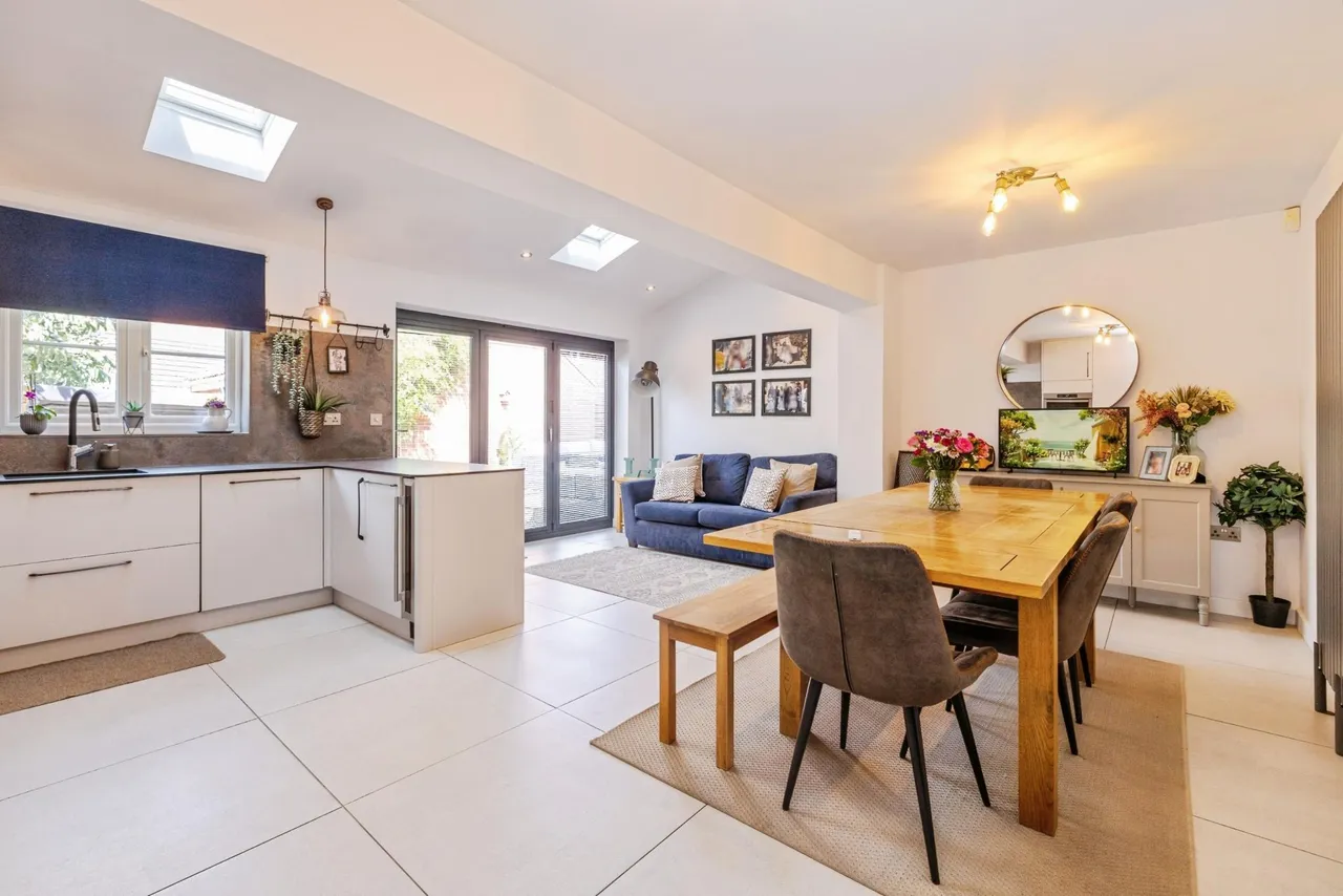 Elder Close, Witham St Hughs, LN6, photo 2