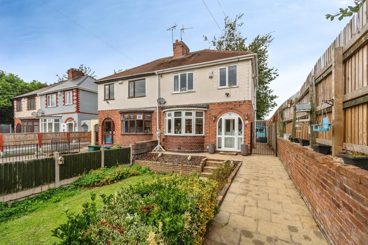 3 bed house for sale — High Street, Princes End, TIPTON