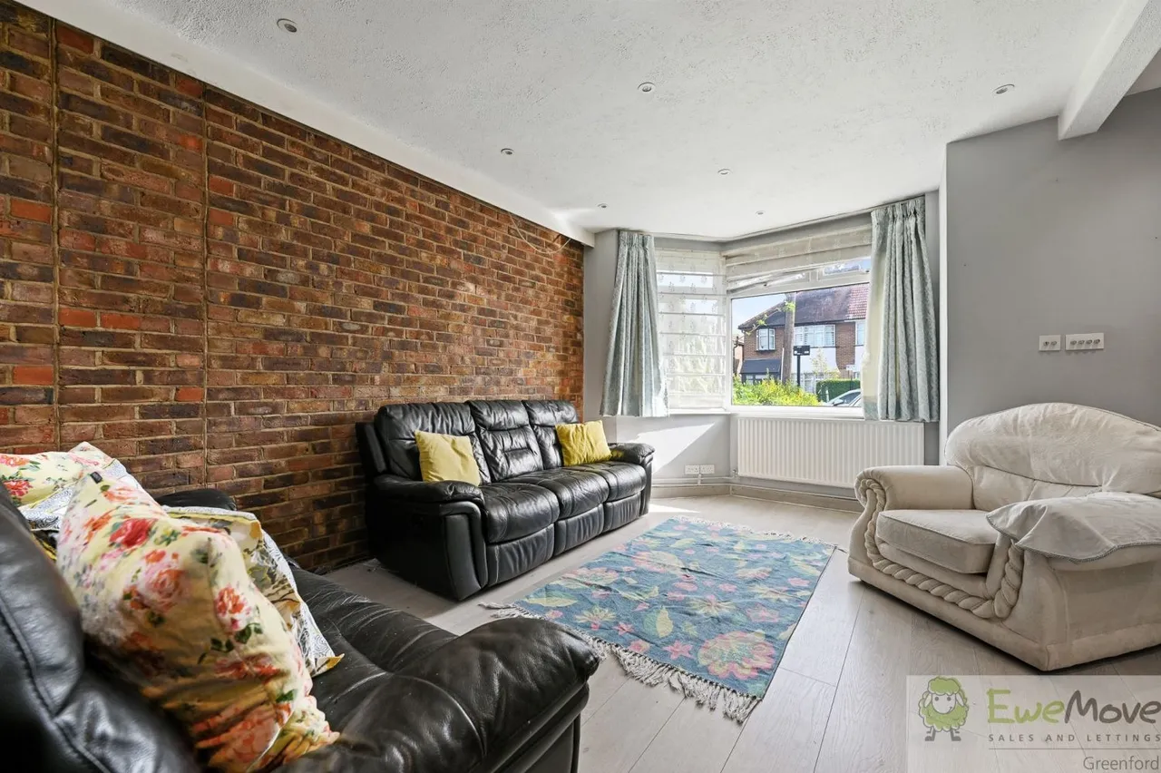 Methuen Road, Edgware, HA8, photo 2