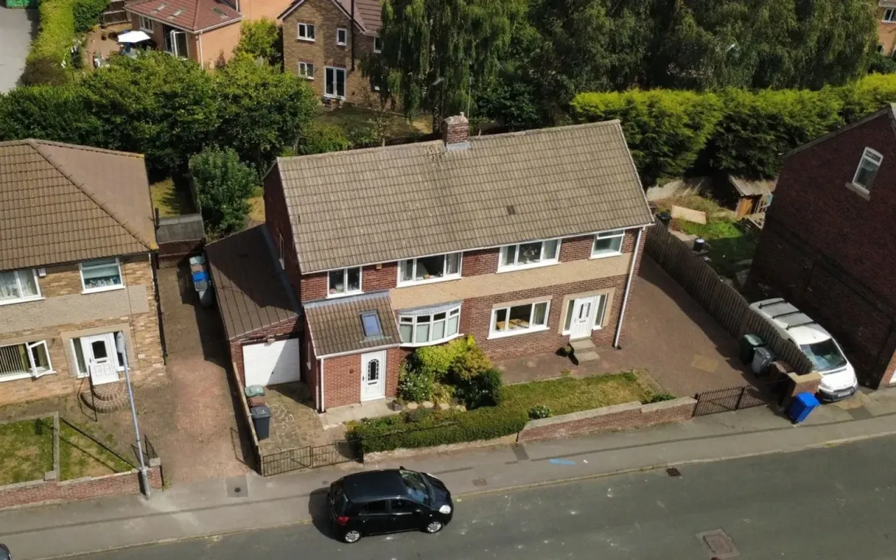3 bed house for sale — Brooke Street, Hoyland, Barnsley, S74...
