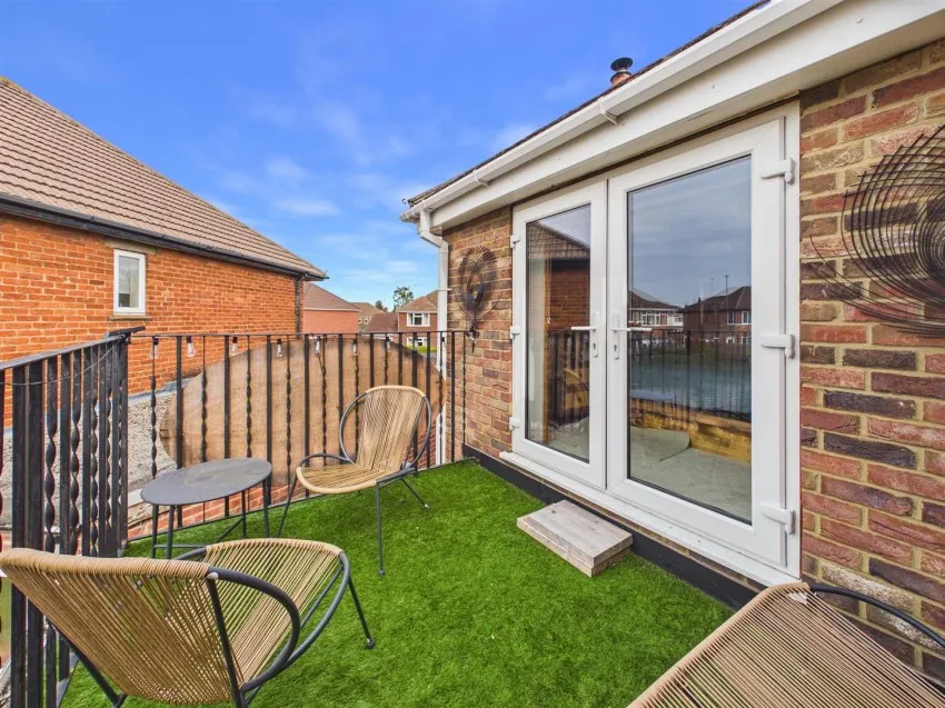 Lea Crescent, Longlevens, photo 20