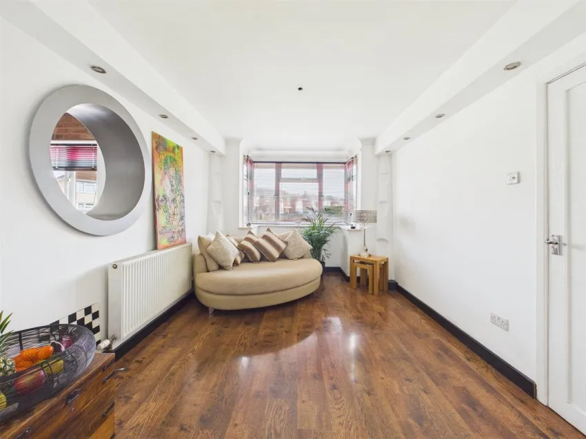 Lea Crescent, Longlevens, photo 9