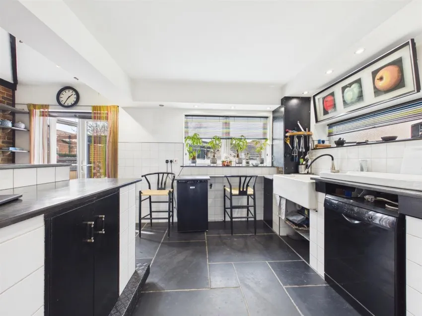 Lea Crescent, Longlevens, photo 10