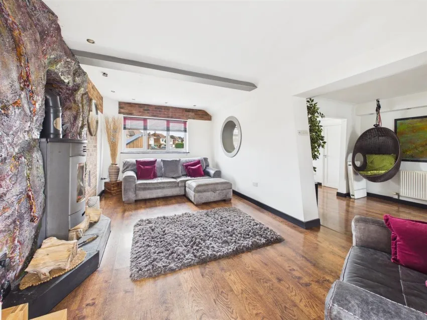 Lea Crescent, Longlevens, photo 6