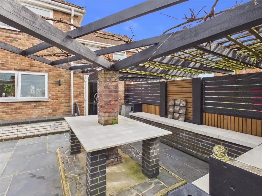 Lea Crescent, Longlevens, photo 27