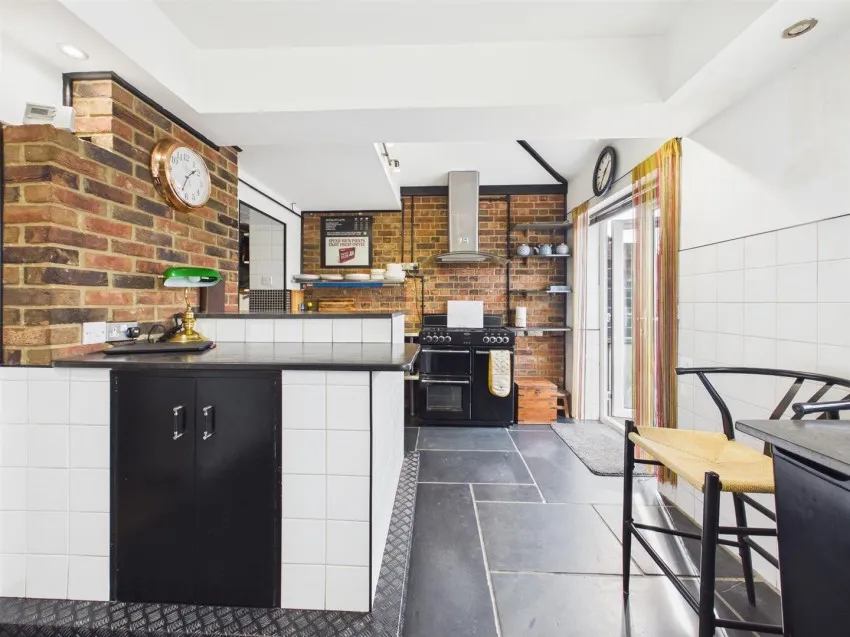 Lea Crescent, Longlevens, photo 12