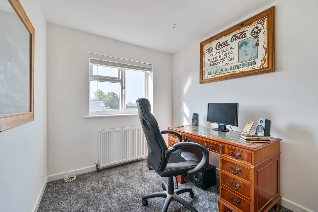 Broad Street, Beechingstoke, SN9, photo 12