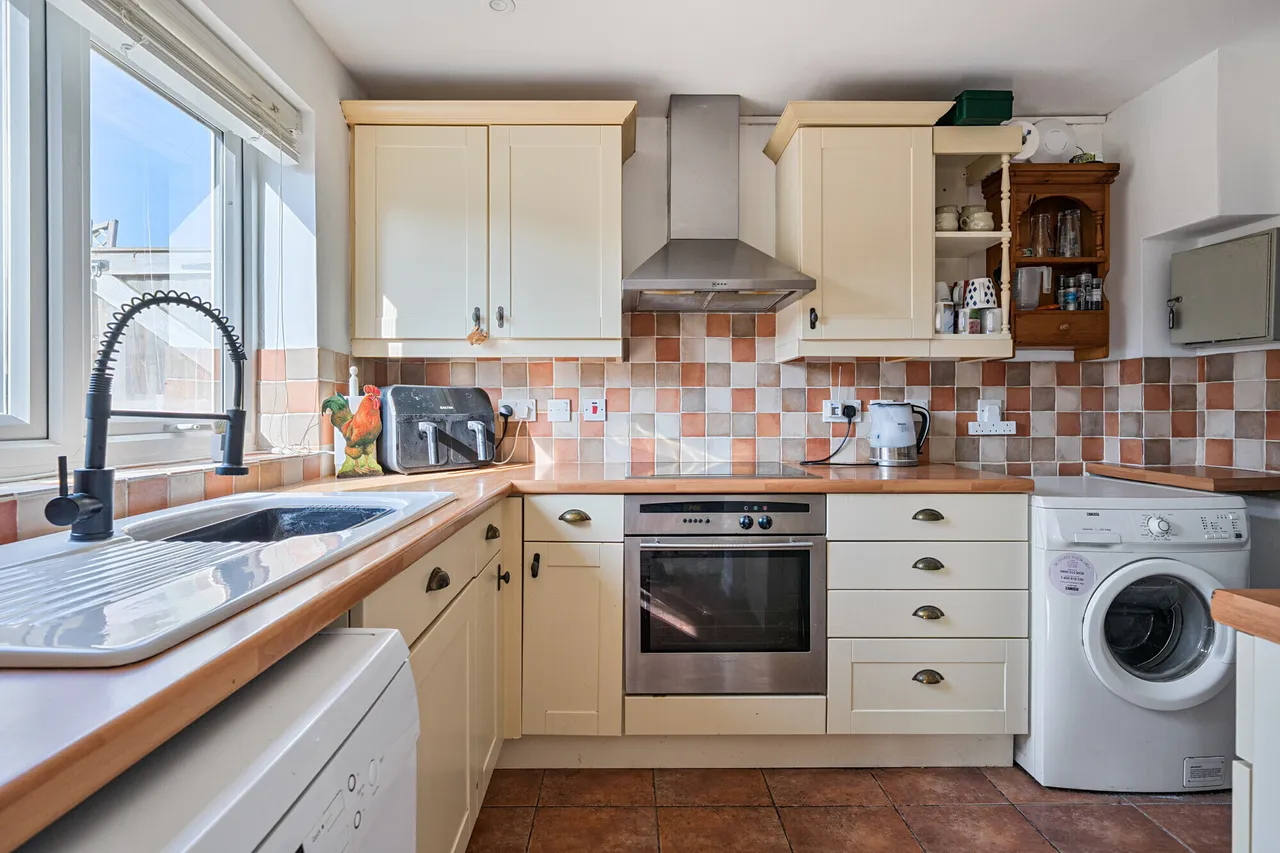 Broad Street, Beechingstoke, SN9, photo 5