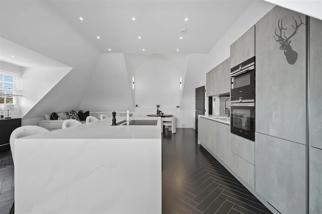 Chigwell, IG7, photo 4