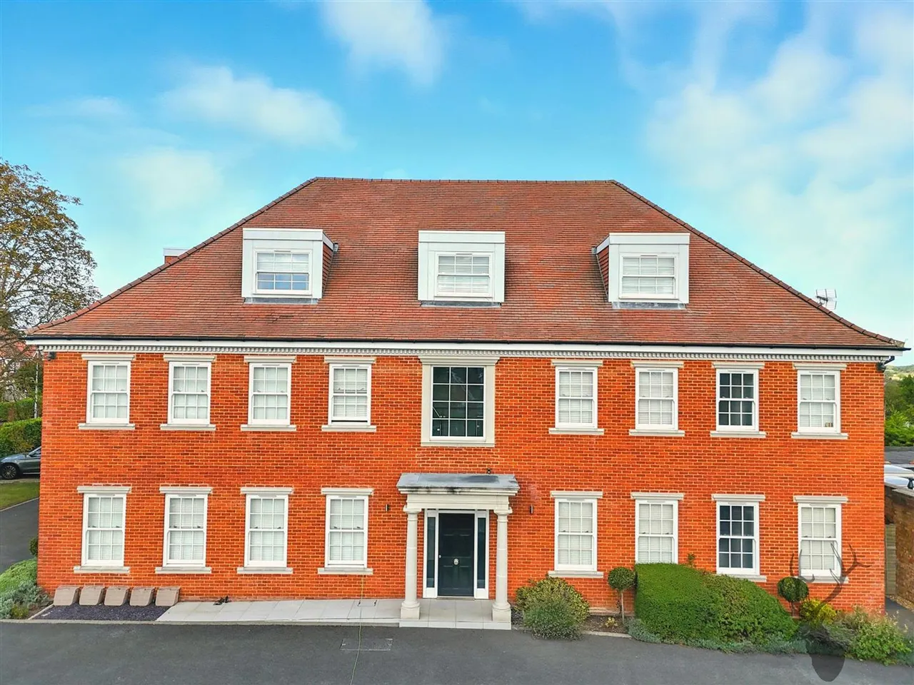 3 bed flat for sale, Chigwell, IG7