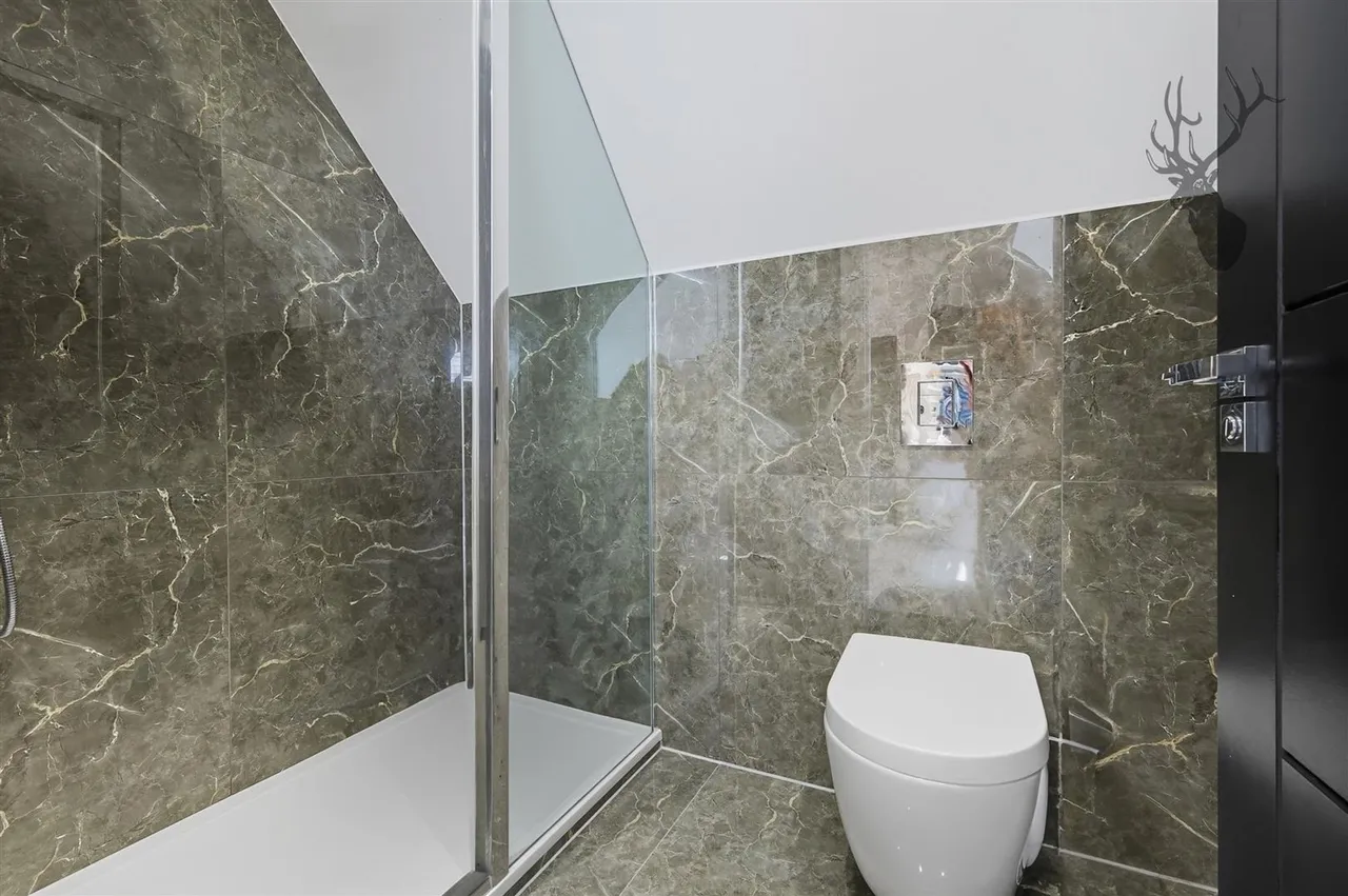 Chigwell, IG7, photo 26