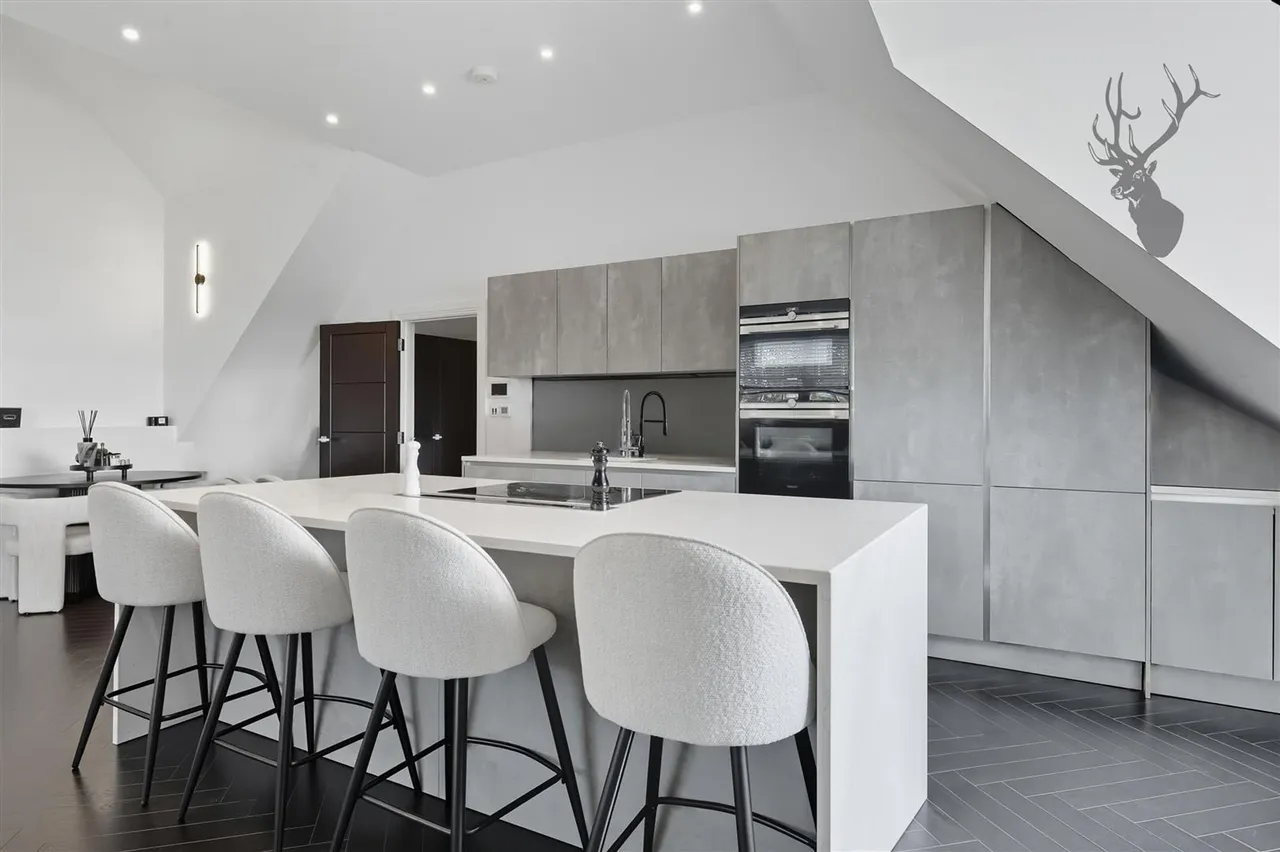 Chigwell, IG7, photo 7