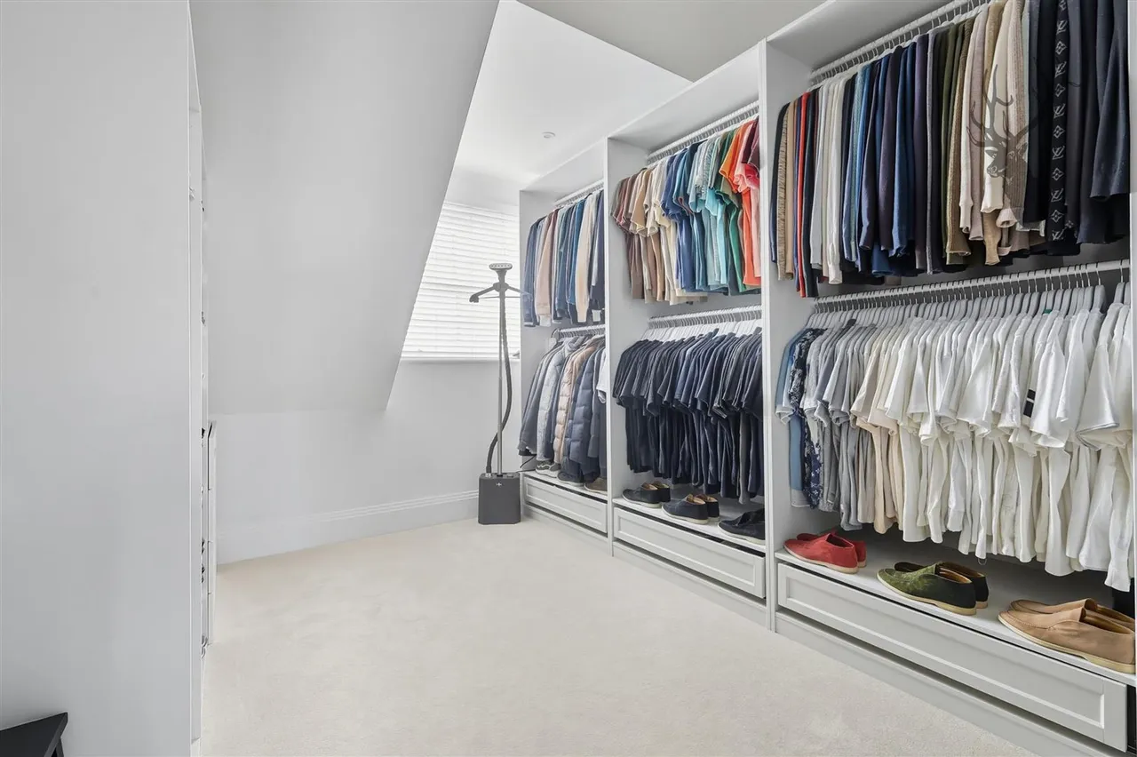 Chigwell, IG7, photo 24
